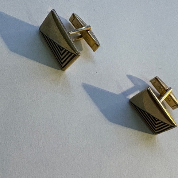 Gold Geometric Cufflinks - Picture 2 of 7